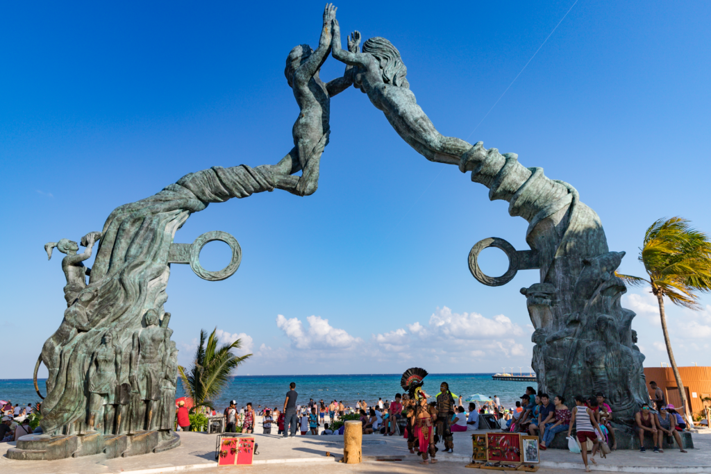 An image of a sculpture in a Playa del Carmen beach. 