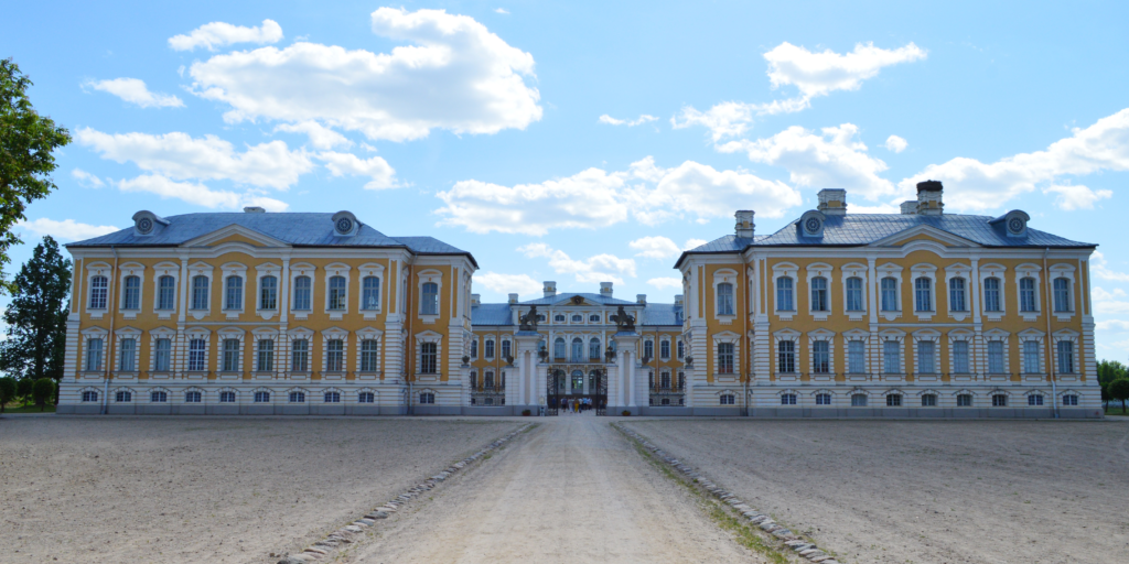 An image of the Rundale Palace front entrance. 