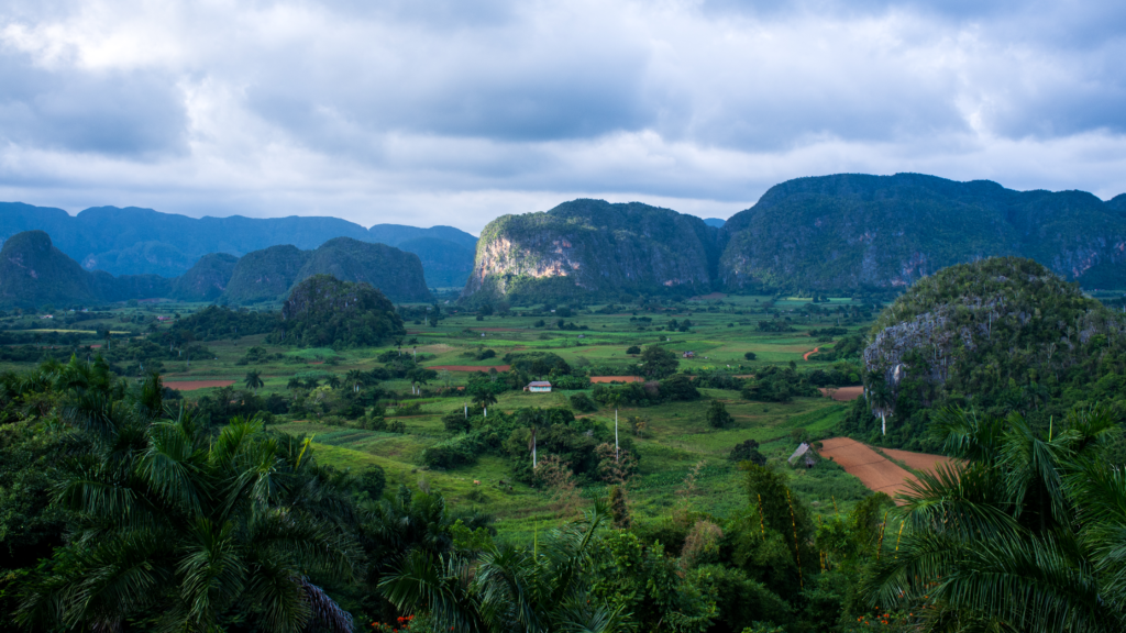 An image of the Viñales Valley.