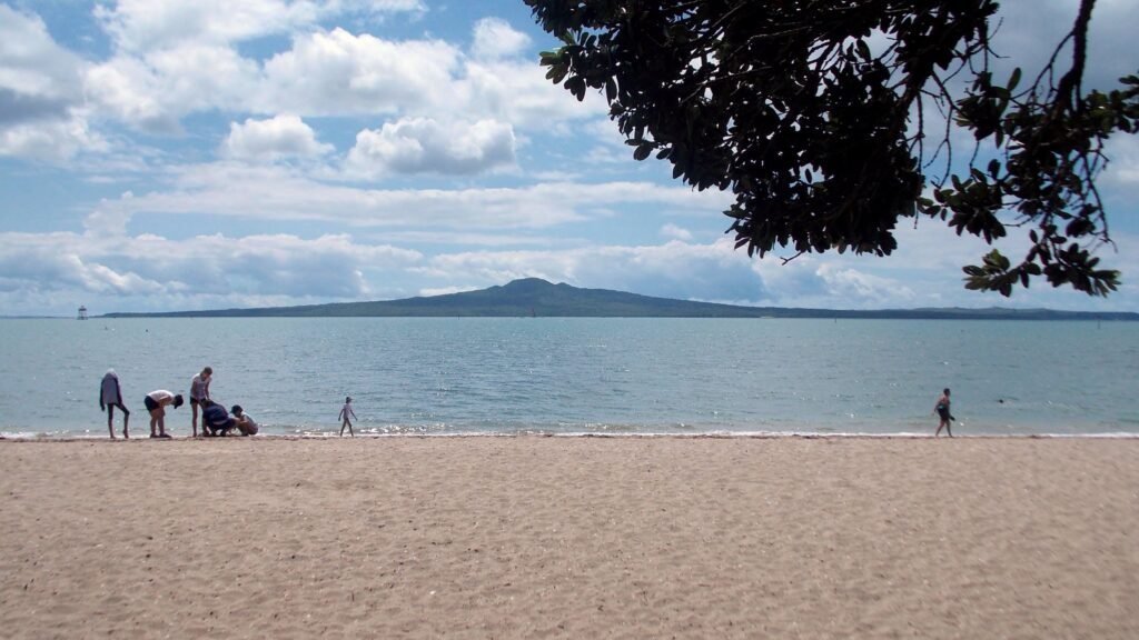 An image of Mission Bay at Rangitoto Island.