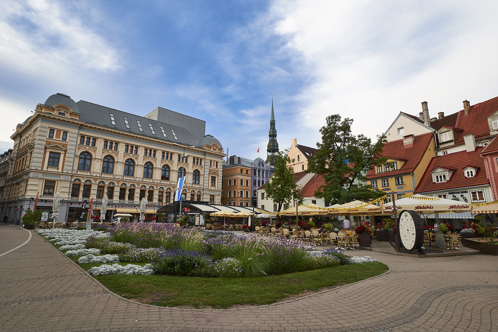 An image of an outdoor restaurant in Riga Old Town.