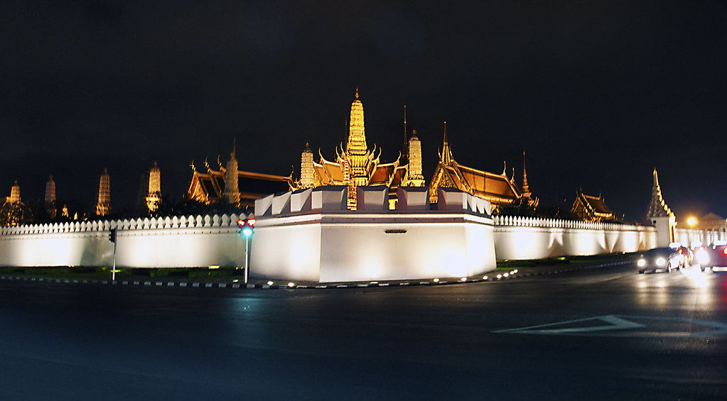 An image of the Grand Palace, one of many attractions in a senior vacation to Bangkok.