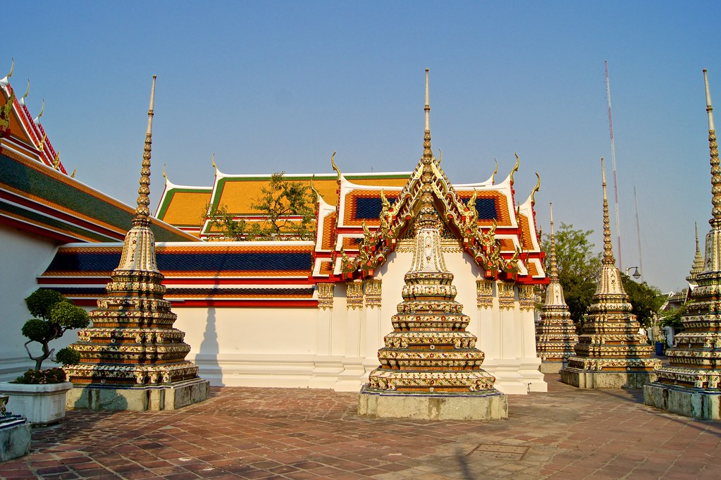 An image of the Wat Pho during the day.