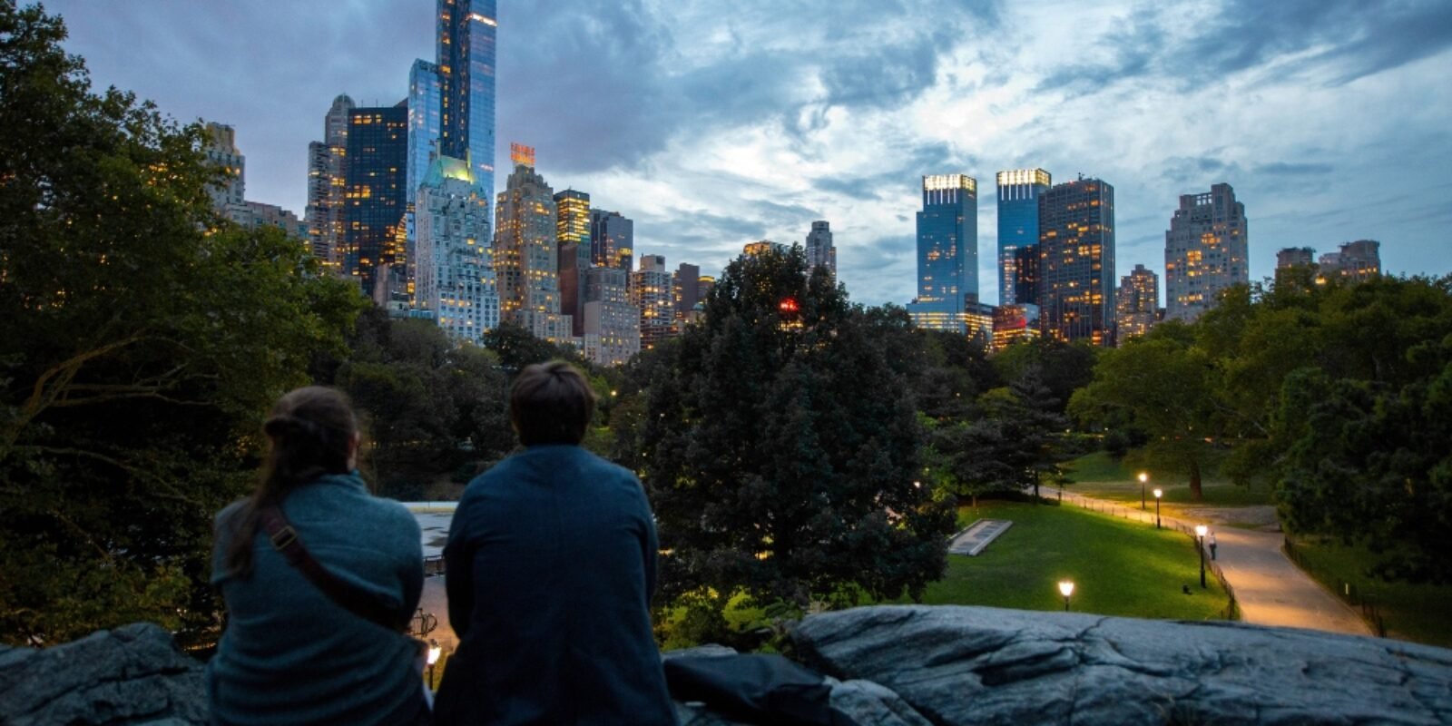 An image of a couple sitting in a park for an article about "senior vacation to tocumen."