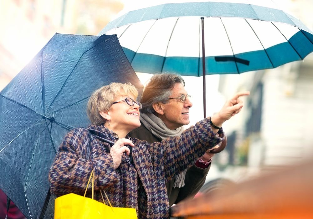 An image of a couple on a senior trip to Hamburg.