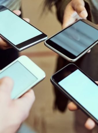 Private Photo Sharing with Family: Easy, Ad-Free Options & Setup Walkthroughs